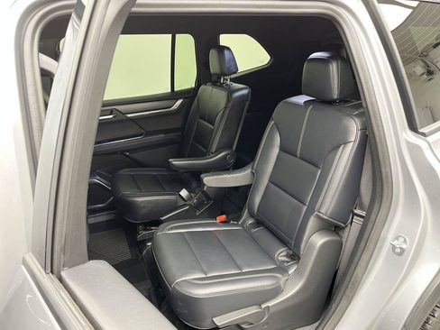 Certified 2024 GMC Acadia Elevation w/ Luxury Package AWD/4WD image 11