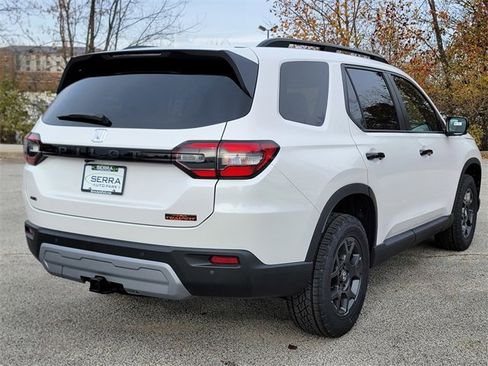 New 2025 Honda Pilot TrailSport image 6