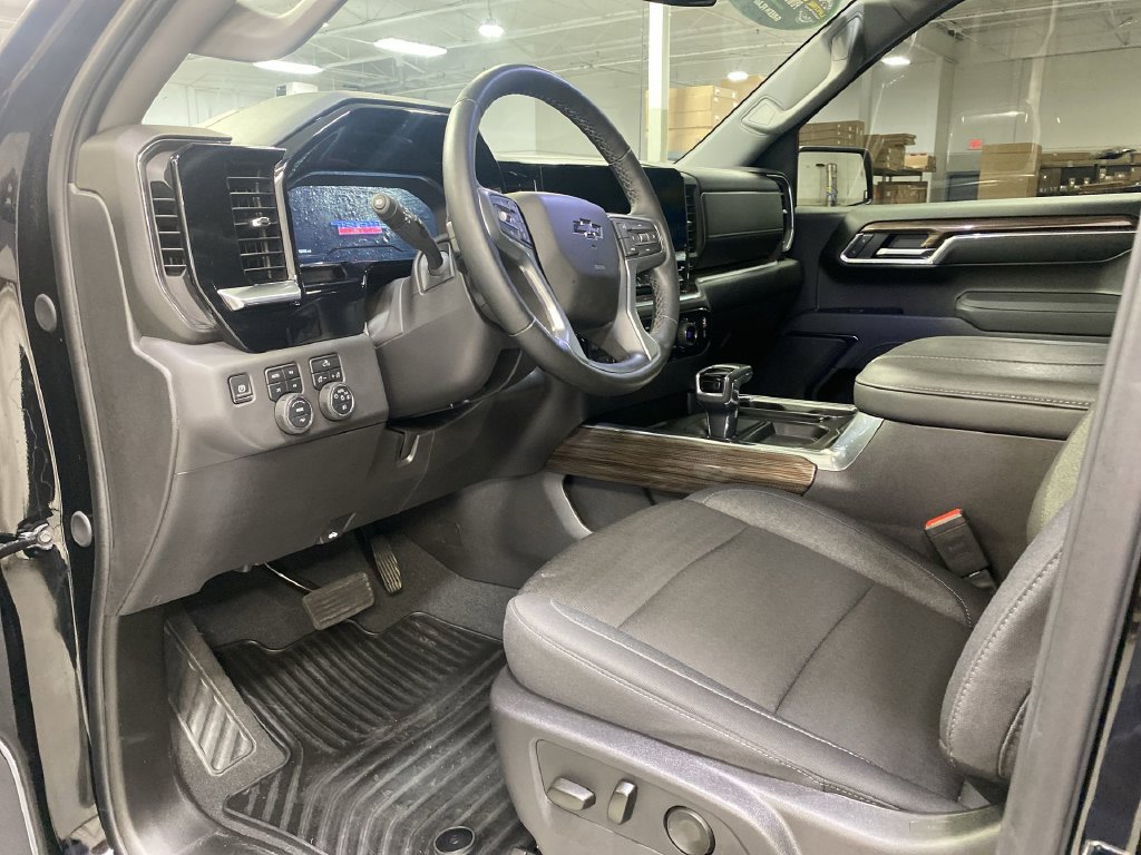 Certified 2025 Chevrolet Silverado 1500 LT Trail Boss w/ Dark Appearance Package AWD/4WD image 13
