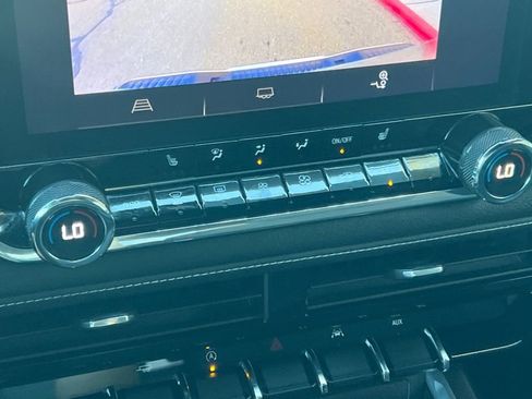 Used 2023 Chevrolet Colorado LT w/ LT Convenience Package II image 23