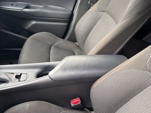 Used 2018 Toyota C-HR XLE FWD image 10