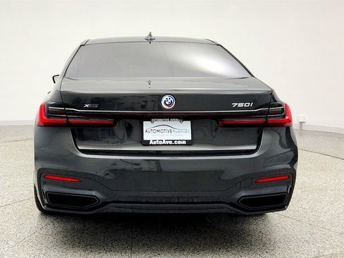 Used 2022 BMW 750i xDrive w/ Executive Package AWD/4WD image 6