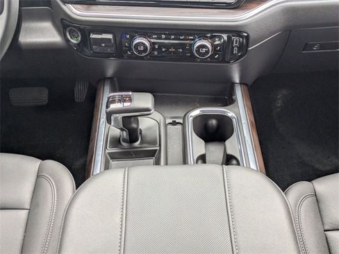 Used 2025 GMC Sierra 1500 SLT w/ SLT Premium Plus Package image 17