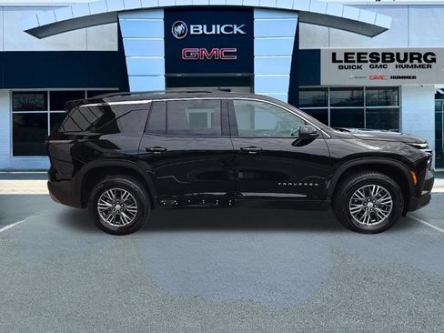 Used 2025 Chevrolet Traverse LT w/ Driver Confidence Package FWD image 8