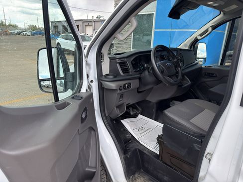 Used 2021 Ford Transit 150 Low Roof AWD image 11
