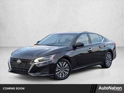 Used 2024 Nissan Altima 2.5 SV