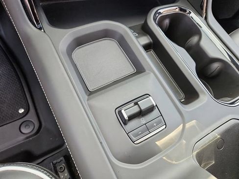 Used 2025 GMC Sierra 2500 AT4X AWD/4WD image 27