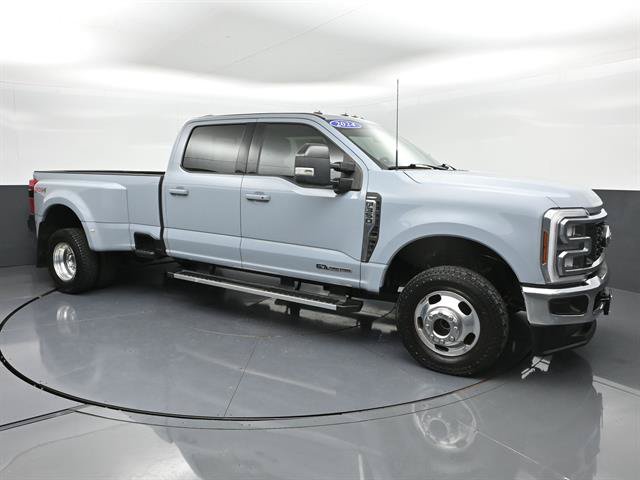 Used 2024 Ford F350 Lariat AWD/4WD image 2