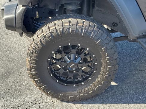 Used 2024 Jeep Wrangler Sport S image 9