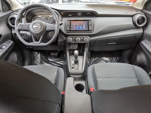 Certified 2025 Nissan Kicks Play S image 23