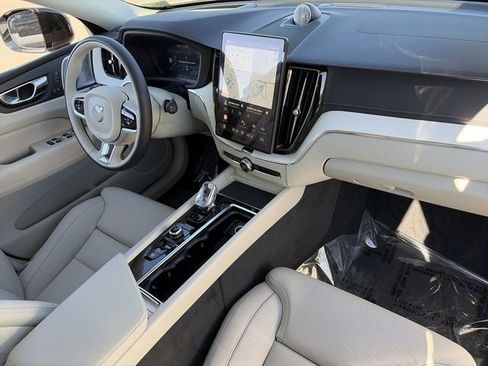 New 2026 Volvo XC60 B5 Ultra image 13