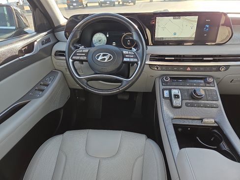 Used 2024 Hyundai Palisade SEL w/ Premium Package FWD image 9