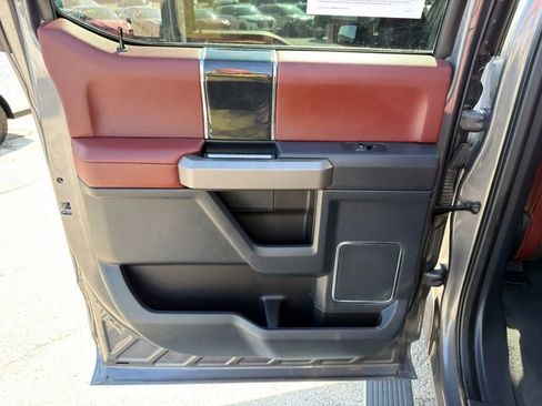 Used 2022 Ford F450 Platinum w/ FX4 Off-Road Package image 19