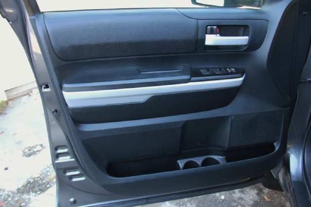 Used 2018 Toyota Tundra SR5 AWD/4WD image 18