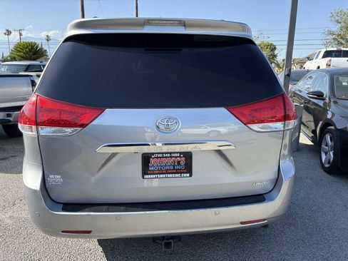 Used 2014 Toyota Sienna Limited image 5