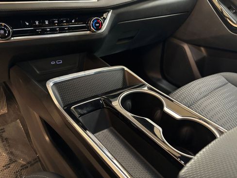 Used 2025 Chevrolet Equinox LT image 41