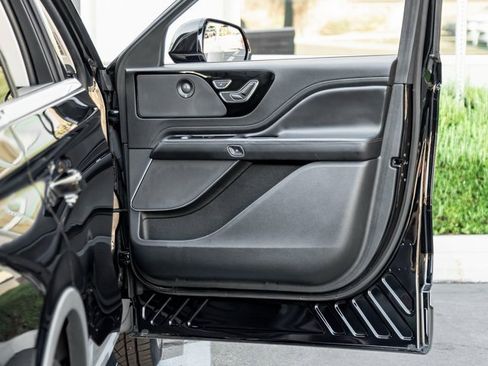 Used 2021 Lincoln Aviator Reserve w/ Equipment Group 201A image 27