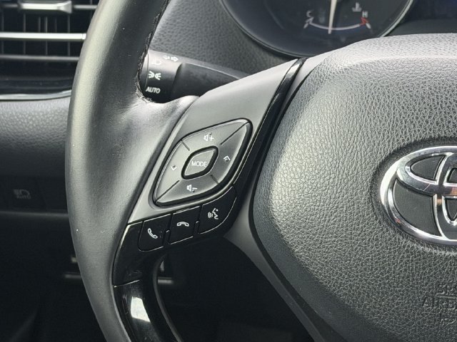 Used 2018 Toyota C-HR XLE FWD image 15
