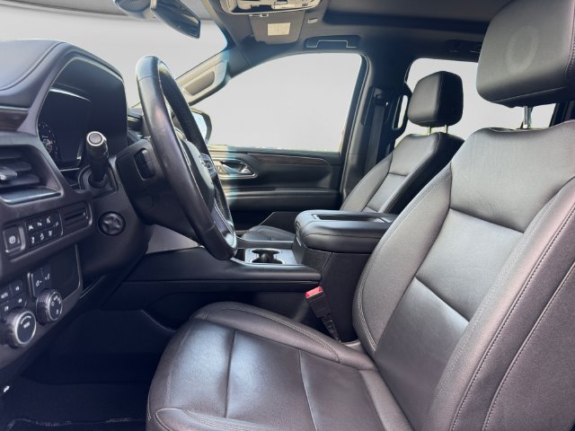Certified 2022 Chevrolet Suburban Z71 w/ Luxury Package AWD/4WD image 8