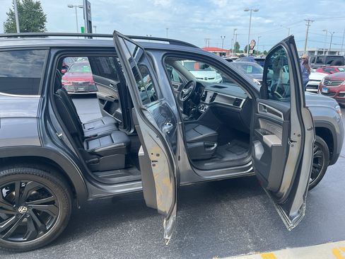 Used 2023 Volkswagen Atlas SE AWD/4WD image 44