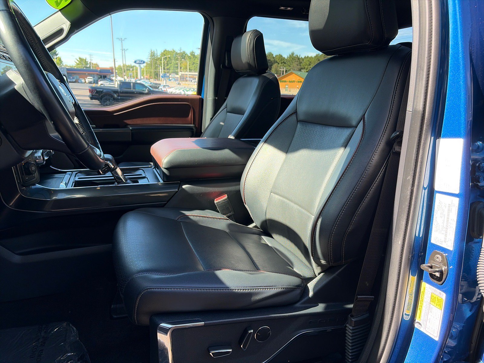 Used 2022 Ford F150 Lariat w/ Equipment Group 502A High AWD/4WD image 14