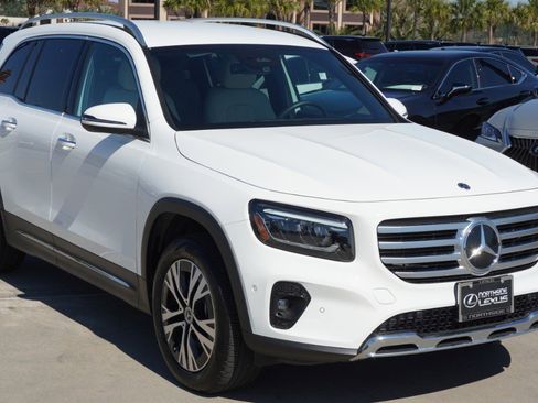 Used 2024 Mercedes-Benz GLB 250 image 4