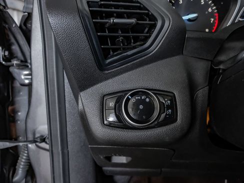 Used 2017 Ford Escape SE w/ Equipment Group 201A FWD image 26