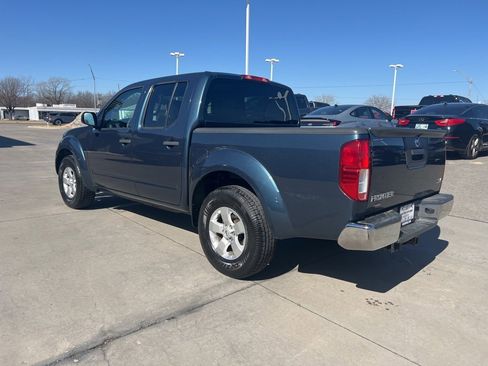 Used 2013 Nissan Frontier SV image 6