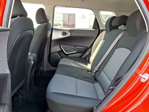 Used 2023 Kia Soul LX w/ LX Technology Package FWD image 37