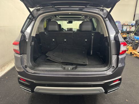 Used 2023 Honda Pilot Touring image 6