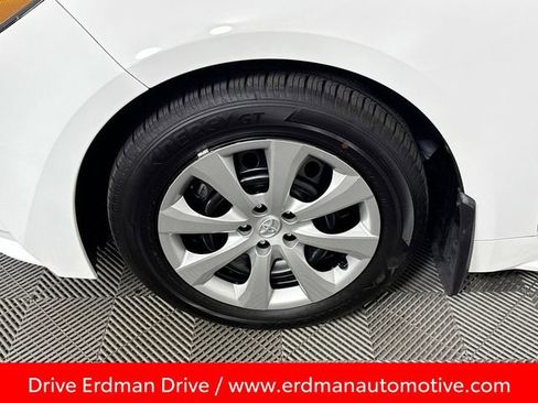 Certified 2025 Toyota Corolla LE image 4