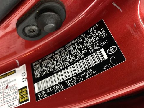 Used 2020 Toyota Prius Prime XLE image 6