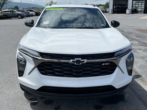 Used 2026 Chevrolet Trax RS w/ Sunroof Package FWD image 11