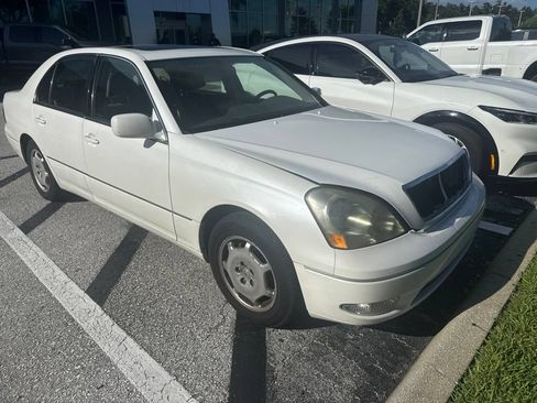 Used 2002 Lexus LS 430 RWD image 2