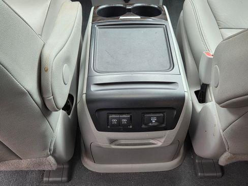 Used 2020 Toyota Sienna XLE FWD image 36