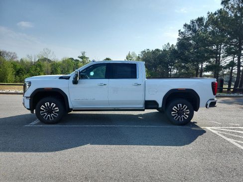 Used 2026 GMC Sierra 2500 Denali Ultimate AWD/4WD image 2
