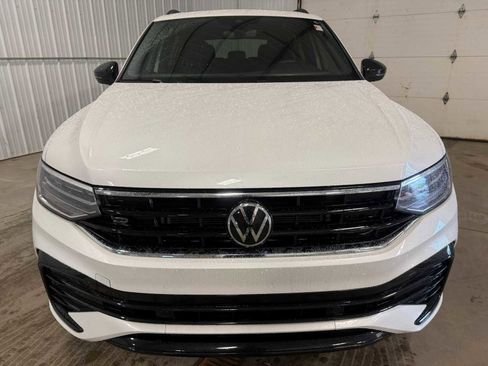 Certified 2023 Volkswagen Tiguan SE R-Line FWD image 3