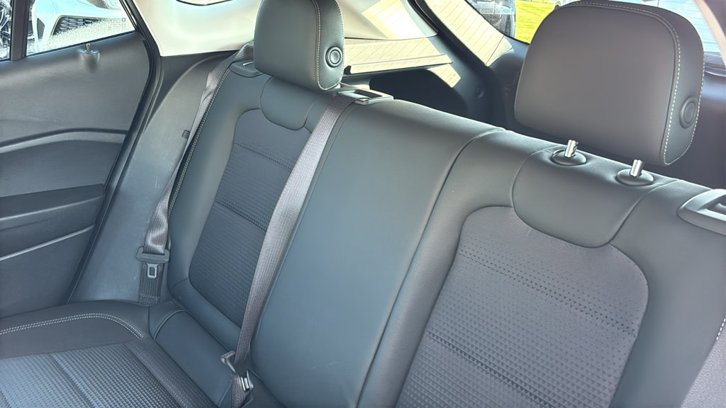 Used 2025 Chevrolet Trax LT FWD image 27
