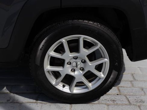 Used 2022 Jeep Renegade Latitude w/ Convenience Group AWD/4WD image 44