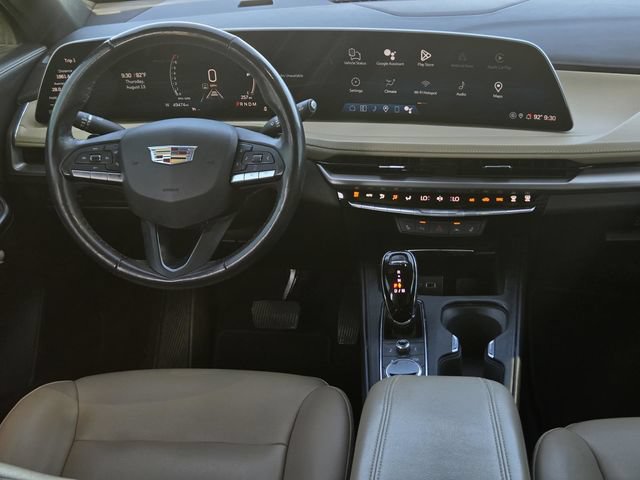 Used 2024 Cadillac XT4 Luxury w/ Cold Weather Package FWD image 5