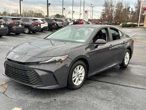 Used 2025 Toyota Camry LE image 38