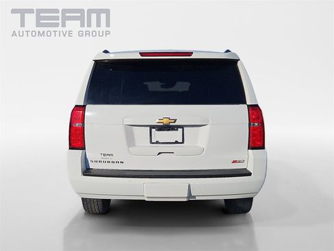 Used 2019 Chevrolet Suburban LT image 6