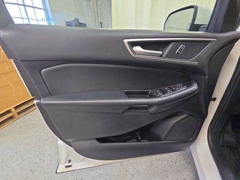 Used 2017 Ford Edge SEL w/ Equipment Group 201A AWD/4WD image 30