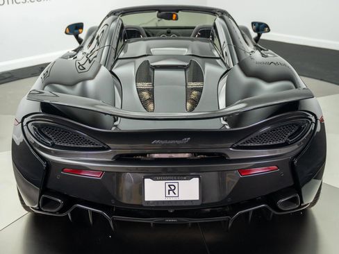 Used 2019 McLaren 570S Spider image 24