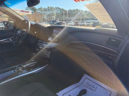 Used 2019 INFINITI Q70 Luxe w/ Sport Package image 16