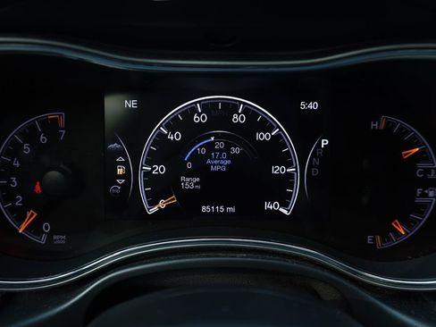 Used 2021 Jeep Grand Cherokee Limited w/ Premium Lighting Group AWD/4WD image 28