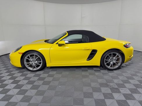 Certified 2025 Porsche 718 Boxster RWD image 32
