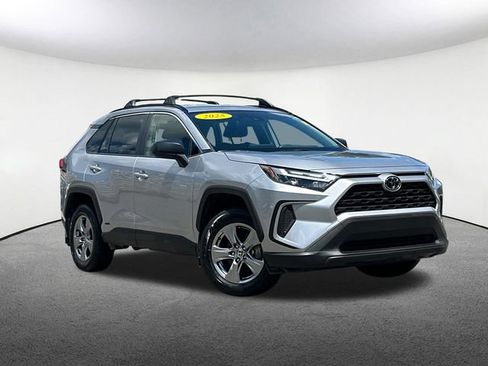Certified 2025 Toyota RAV4 LE AWD/4WD image 2