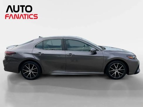 Used 2021 Toyota Camry SE w/ Convenience Package FWD image 7