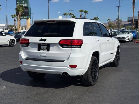 Used 2020 Jeep Grand Cherokee Altitude RWD image 8